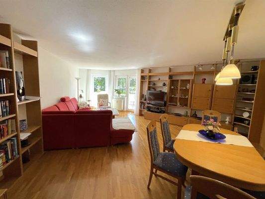 Wohn-/Esszimmer