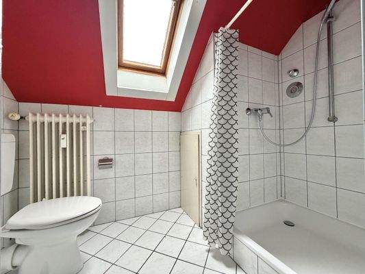 Tageslichtbad im DG rechts