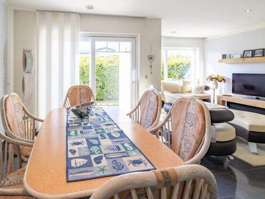 Essplatz mit Terrassen Zugang 