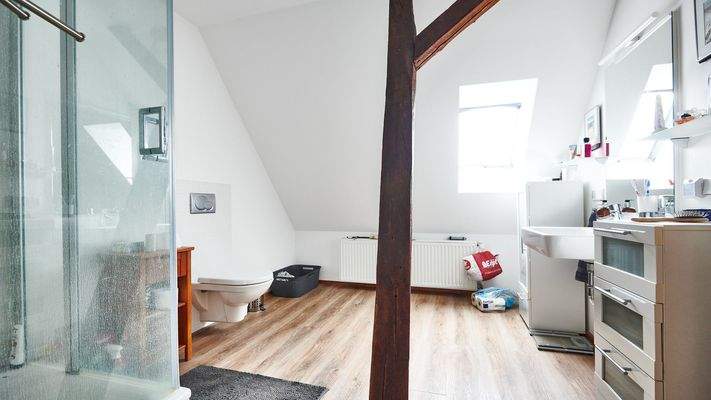 Das Badezimmer im DG