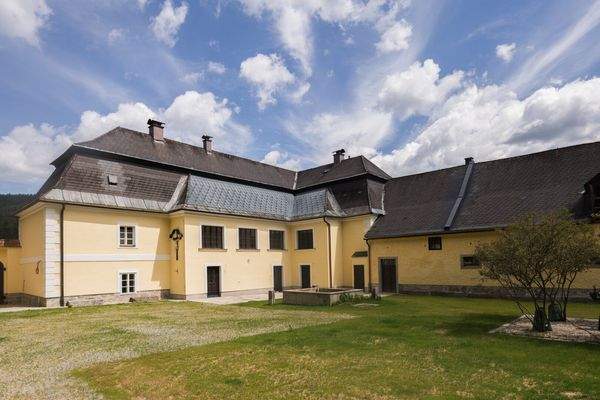 Zugang über den Innenhof