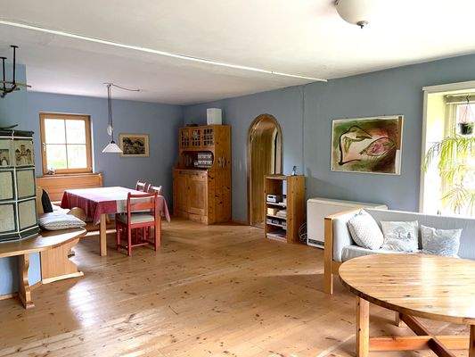 Blick Richtung Essbereich und Küche