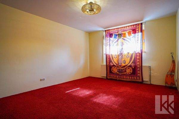 ...zwei frei nutzbaren...