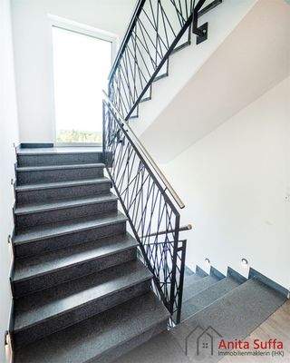 Treppenhaus EG ins OG