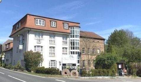 Außenansicht Restaurant und Hotel