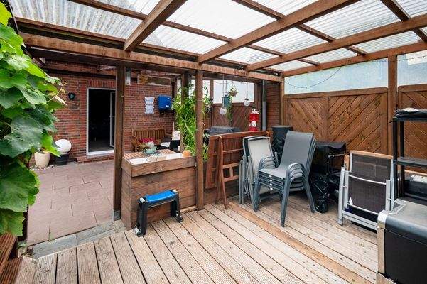 überdachte Terrasse