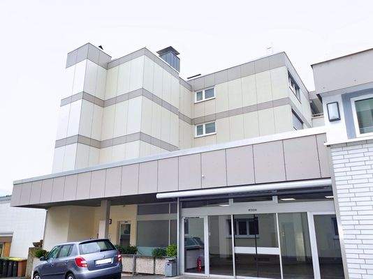 Vorderfront / Eingangsbereich