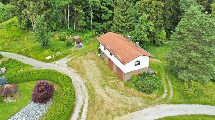 Luftbild Anwesen - Separate Wohnung mit Halle