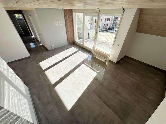 Wohn-/Esszimmer mit Balkon