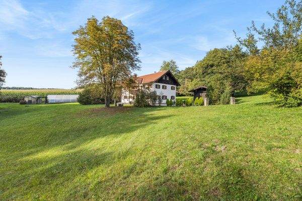 Haus mit Gewächshaus & Garten 