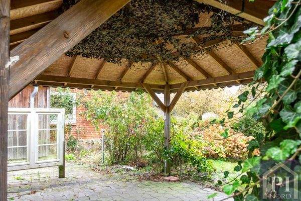 Pergola im Garten