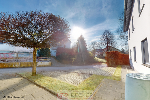 Aussenstellplatz vor dem Haus