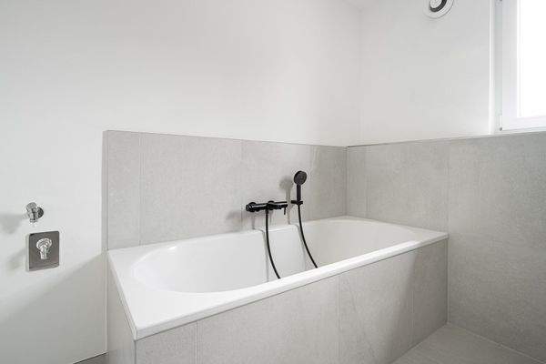 Badezimmer mit Wanne