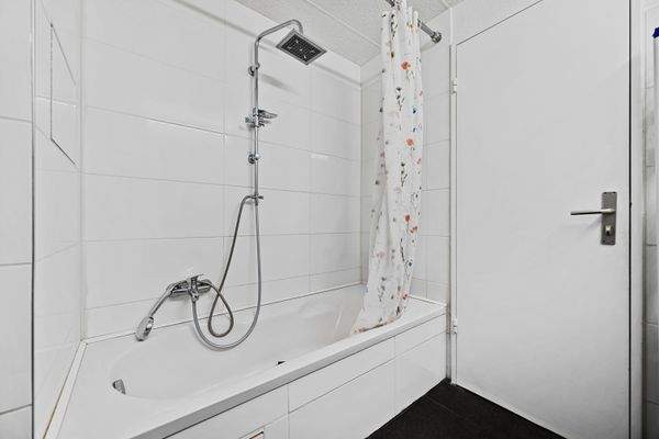 Badezimmer mit Wanne (2)