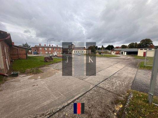 Befestigte Freifläche 1