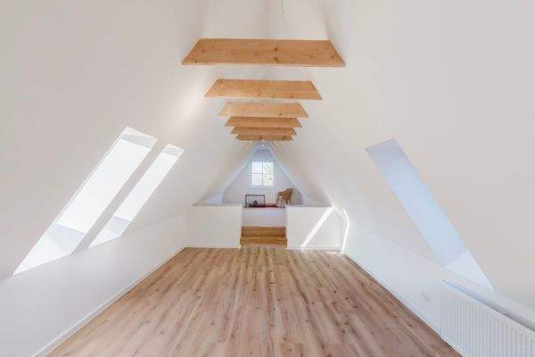 Großes Schlafzimmer DG