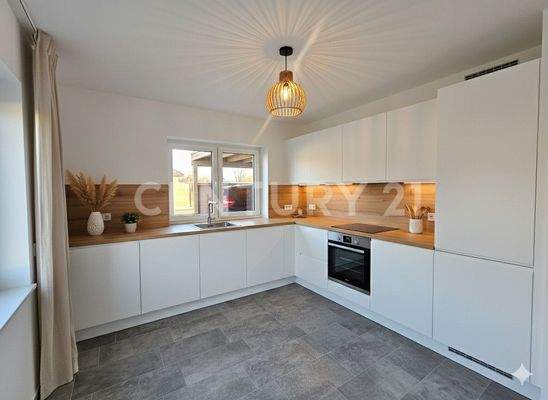 Küche visualisiert, diese bringen Sie selber mit.