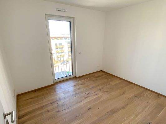 Kinderzimmer mit viel Licht