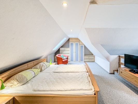 Schlafzimmer im Obergeschoss Ansicht 2