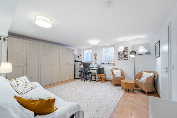 Untergeschoss mit separatem Badezimmer