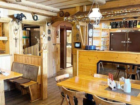 Gaststube mit Theke