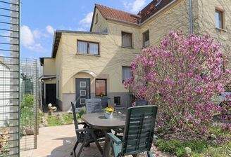 Sitzplatz vor der Wohnung