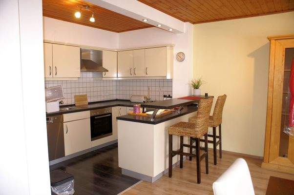 2473 Wohn-/Geschäftshaus in Much