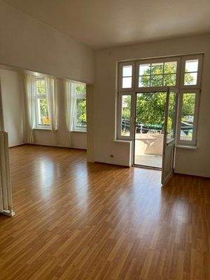 Deichstraße 6 Esszimmer mit Blick ins Wohnzimmer 