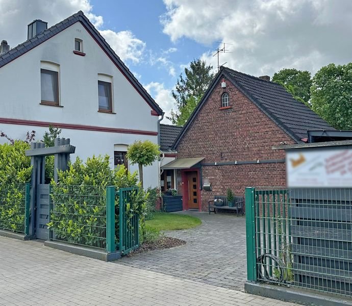 Gepflegtes Einfamilienhaus auf einem großzügigen Grundstück in Dinslaken: Ein Traum für Familien!