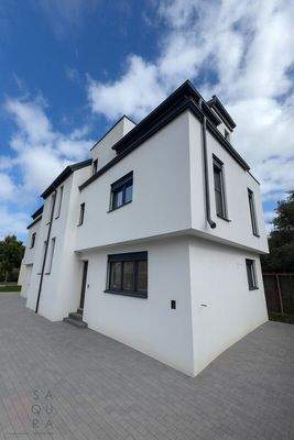 Image Oct 18, 2025, 04_23_44 PM