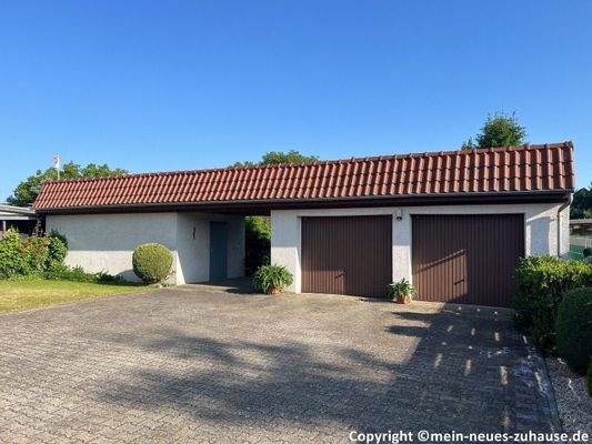 Bild 17 Garagen und Nebengebäude