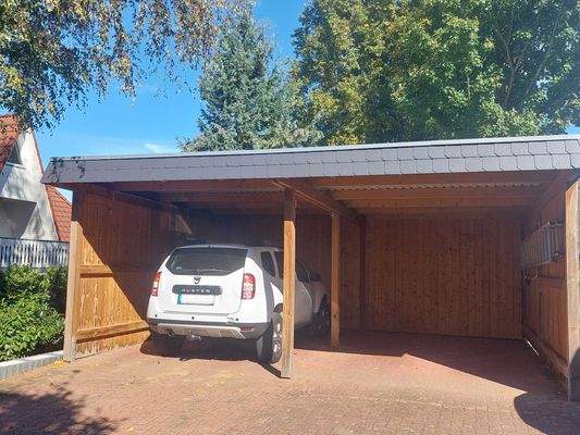 Doppelcarport mit 2 Abstellräumen