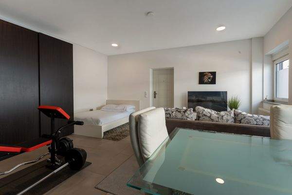 Wohn-Schlafzimmer EG.