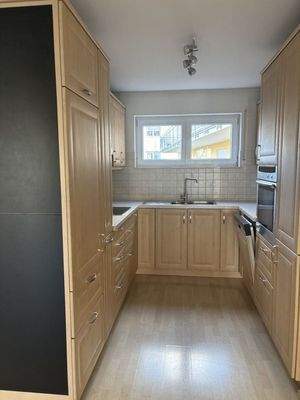 Küche mit Einbauküche