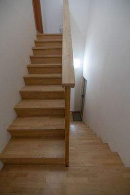 Treppe vom 1. OG ins 2. OG