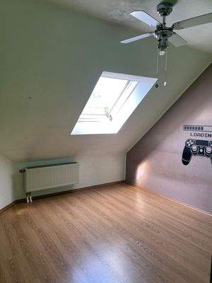 Helles Dachgeschosszimmer