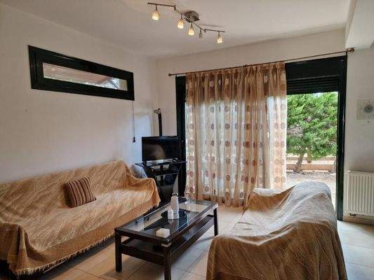 Kreta, Chersonisos: Große Villa am Dorfrand zu verkaufen