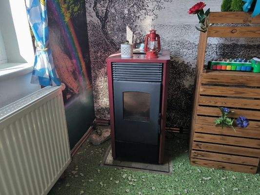 Pelletofen im Wohnzimmer