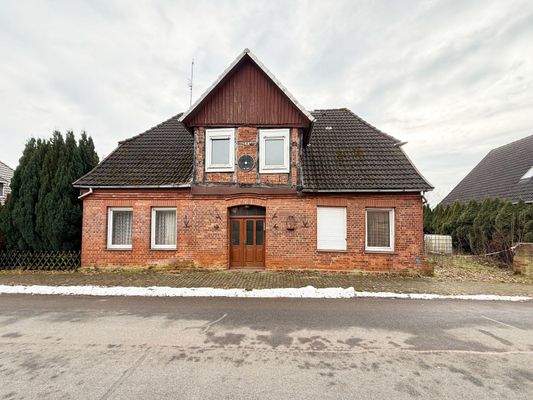 Vorderansicht mit Altbestand