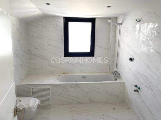 Well-Located Luxury Villas in Benalmadena Costa del Sol