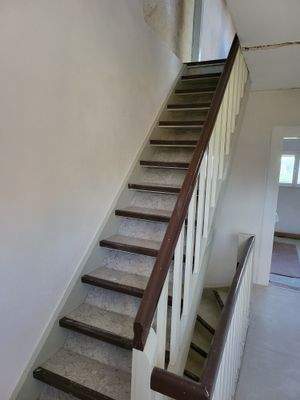 Holztreppe zum DG.jpg