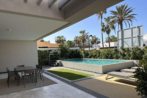 Exklusive Luxus-Villa am Strand im Herzen von Playa de Las Americas