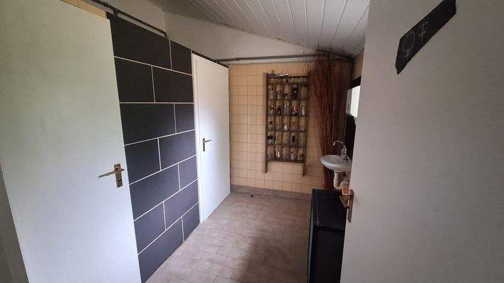 Saal Sanitärbereich 135814.jpg