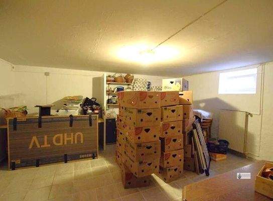 Lagerraum Nr. 2 mit Heizkörper