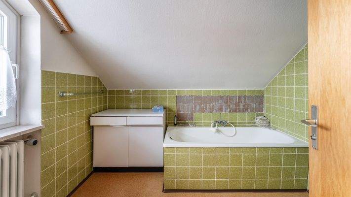 Bad im Dachgeschoss