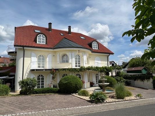 Vorderansicht Villa