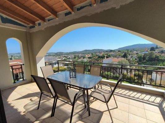 Kreta, Varipetro: Traditionelle Villa in der Nähe von Chania zu verkaufen