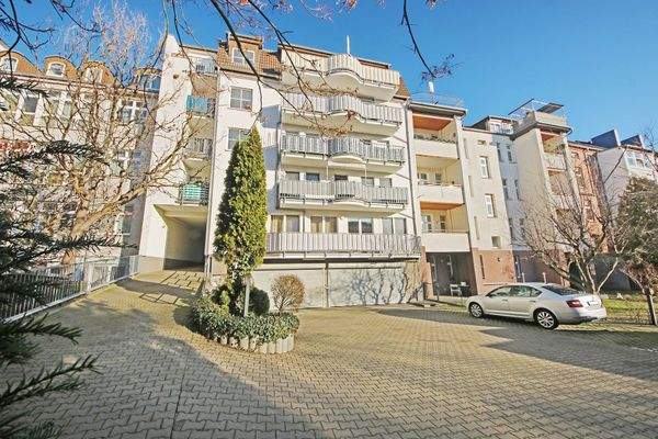 Hausansicht / Hofbereich