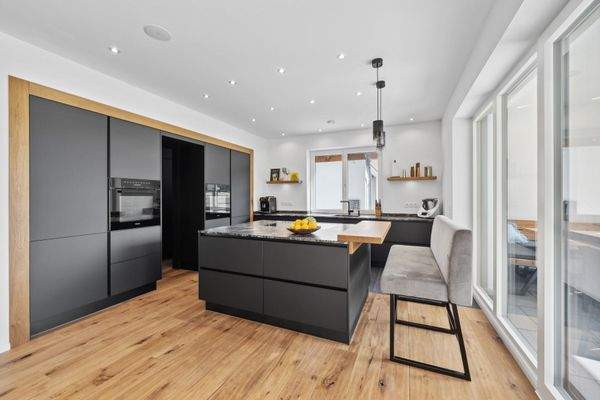 Küche mit Kochinsel