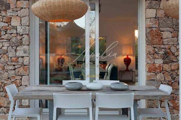 Neue Villa mit Pool gleich beim Meer !